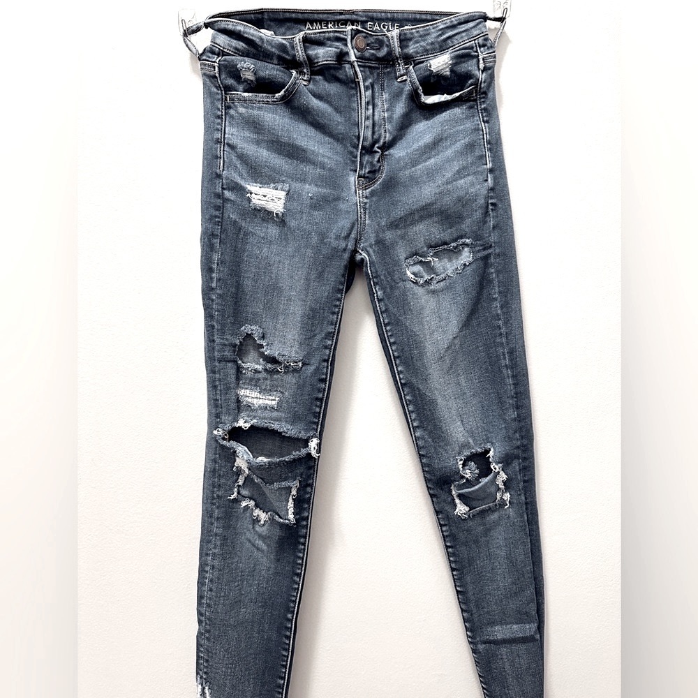 American Eagle Super Hi-rise Jegging.